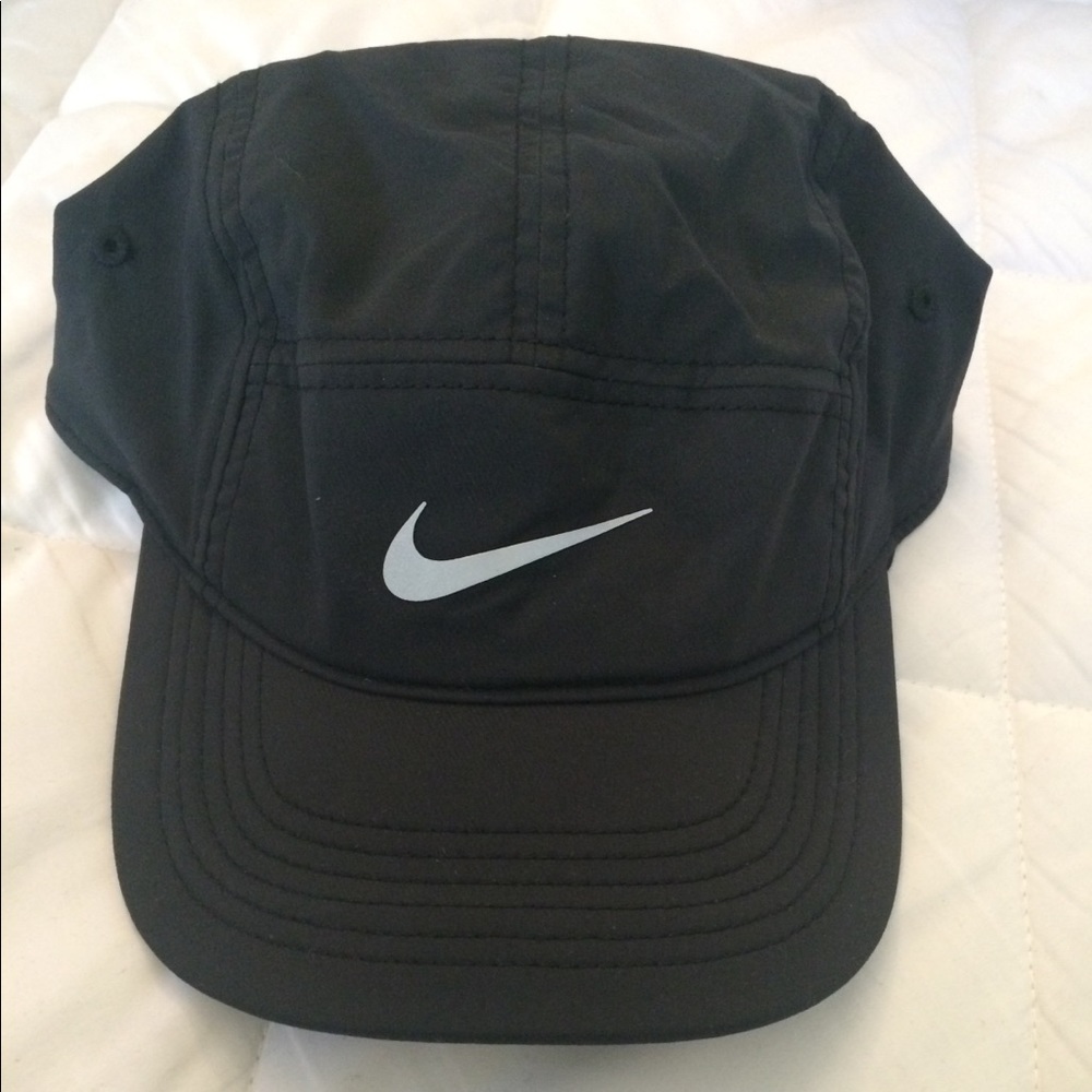 NIKE DRI-FIT BLACK CAP